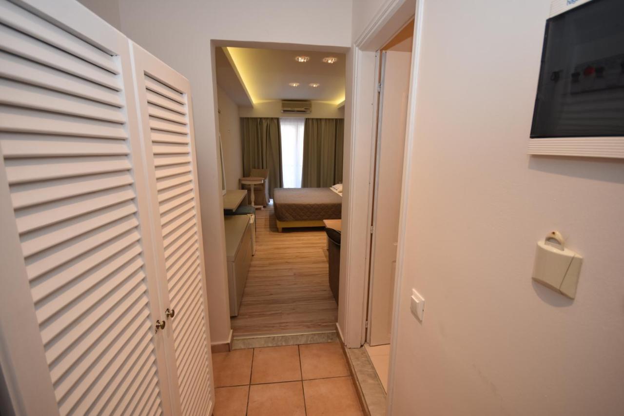 Callisto Beach Hotel เลียปาเดส ภายนอก รูปภาพ
